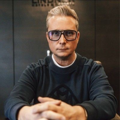 - Philipp Zakowski